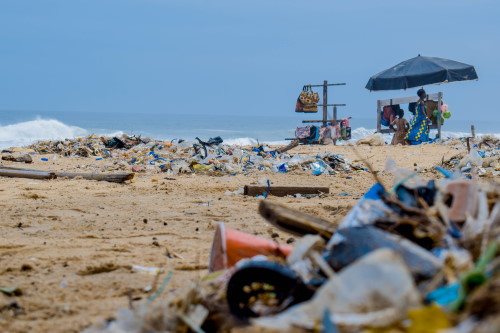 Plage souillée