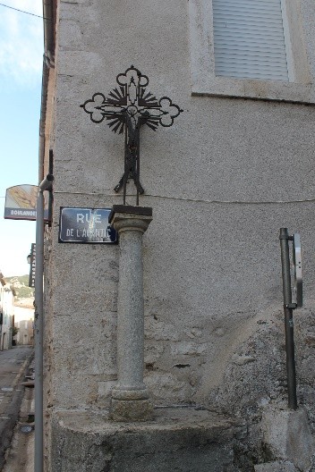 La croix de la « maison Fabre »